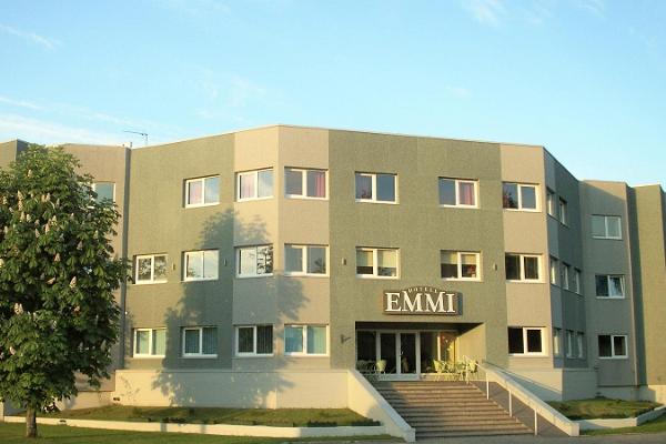 kuva kylpylähotelli Emmin rakennuksesta