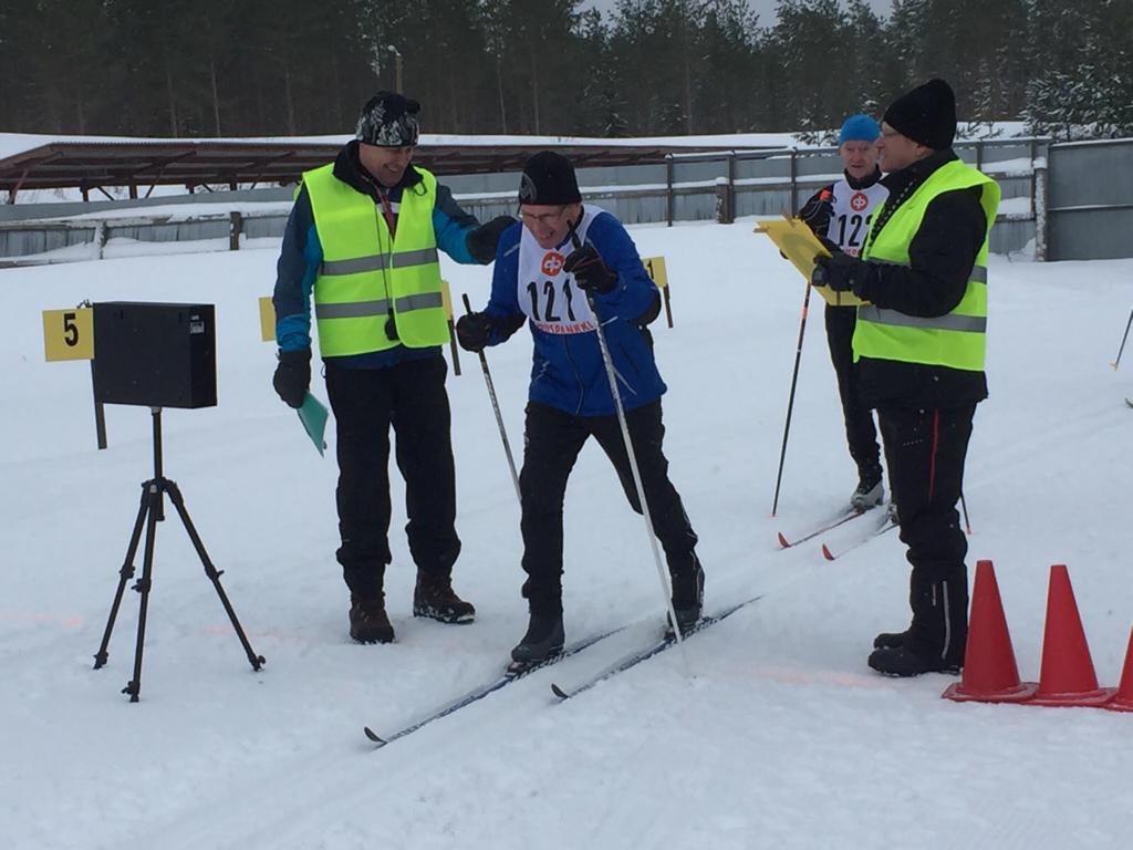 Hiihtokilpailulähtijä