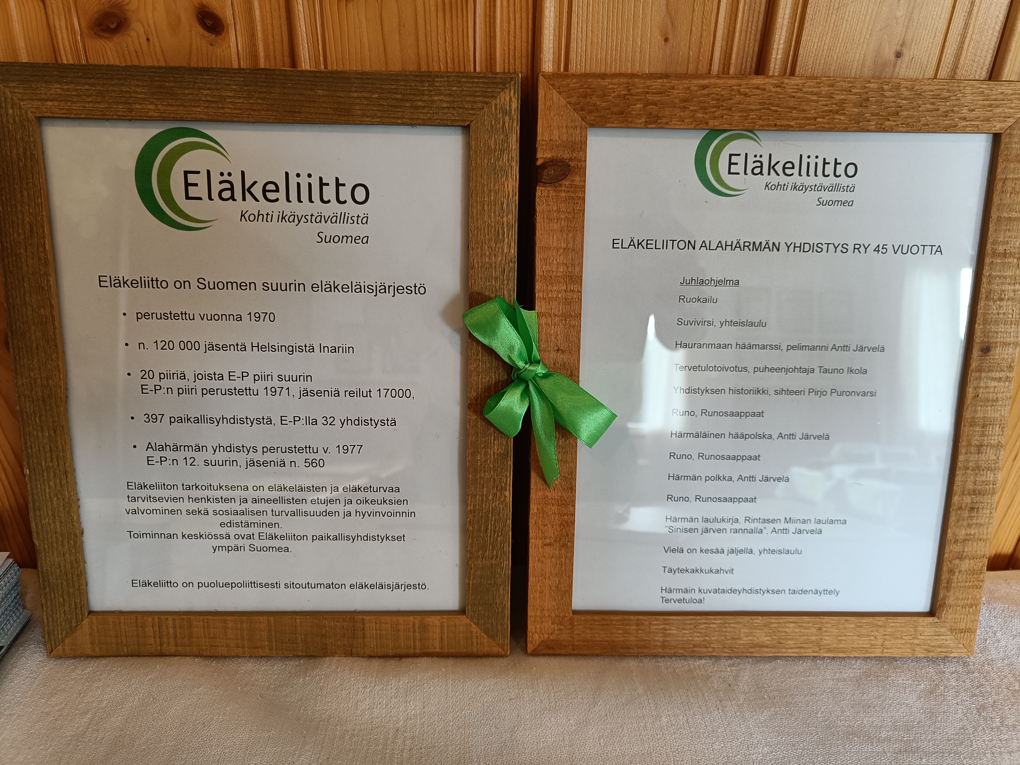 kaksi juhlataulua