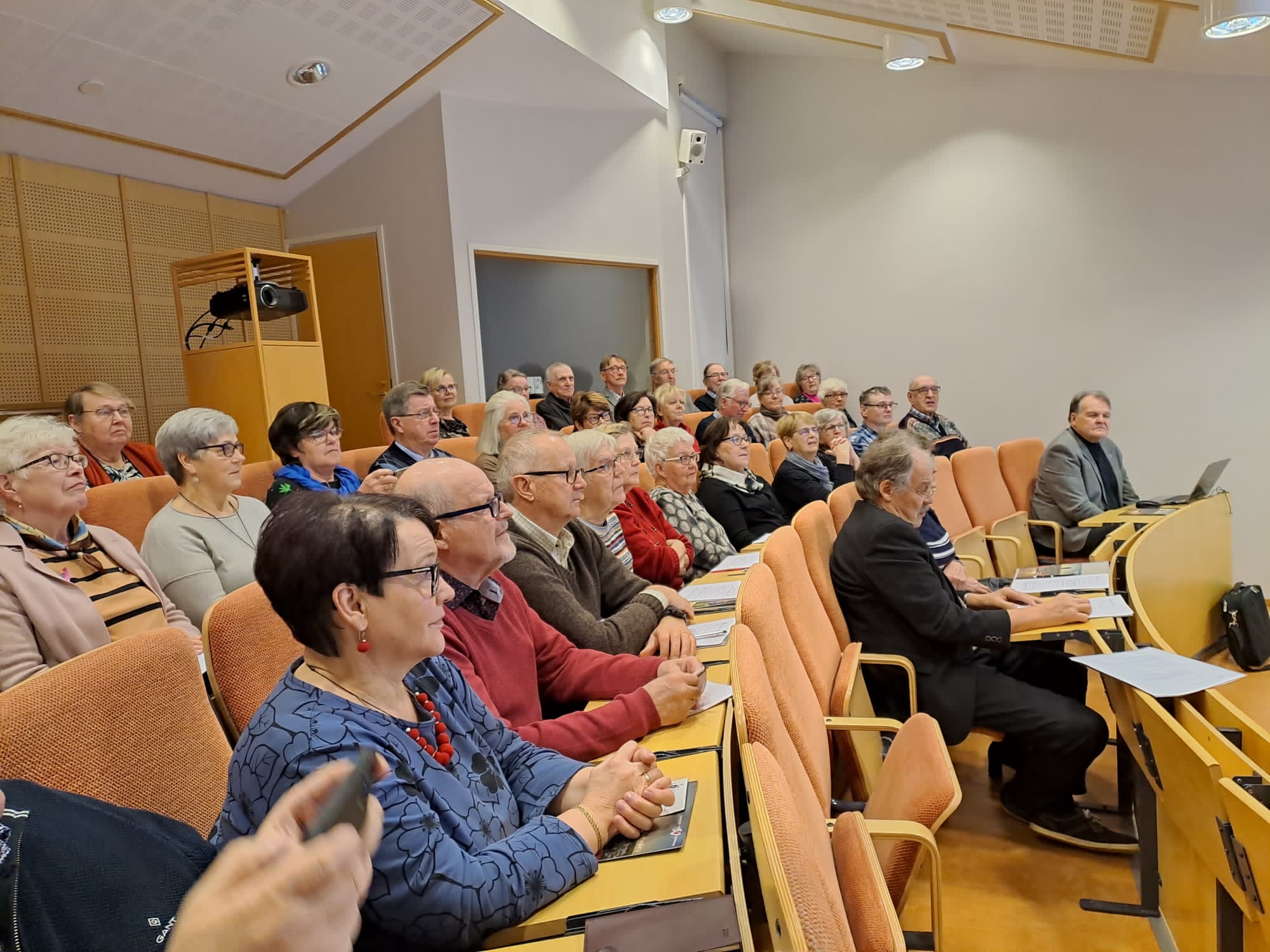 Kokousväkeä