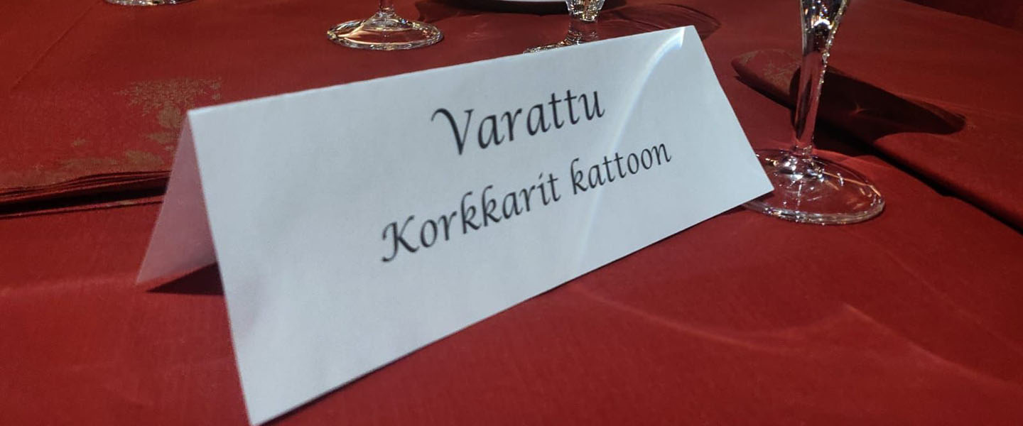 Korkkarit kattoon