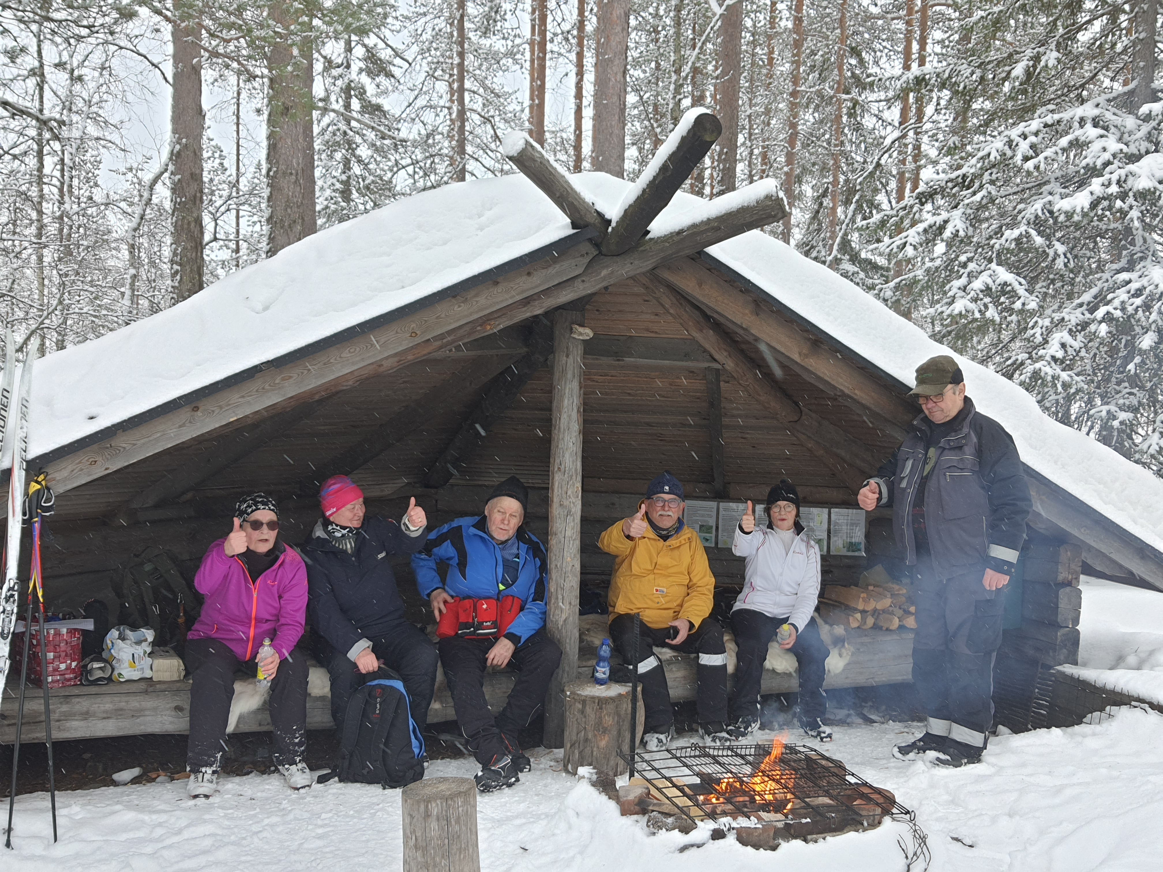 Sodankylän yhdistys järjesti laturetken Paavon polun laavuille.