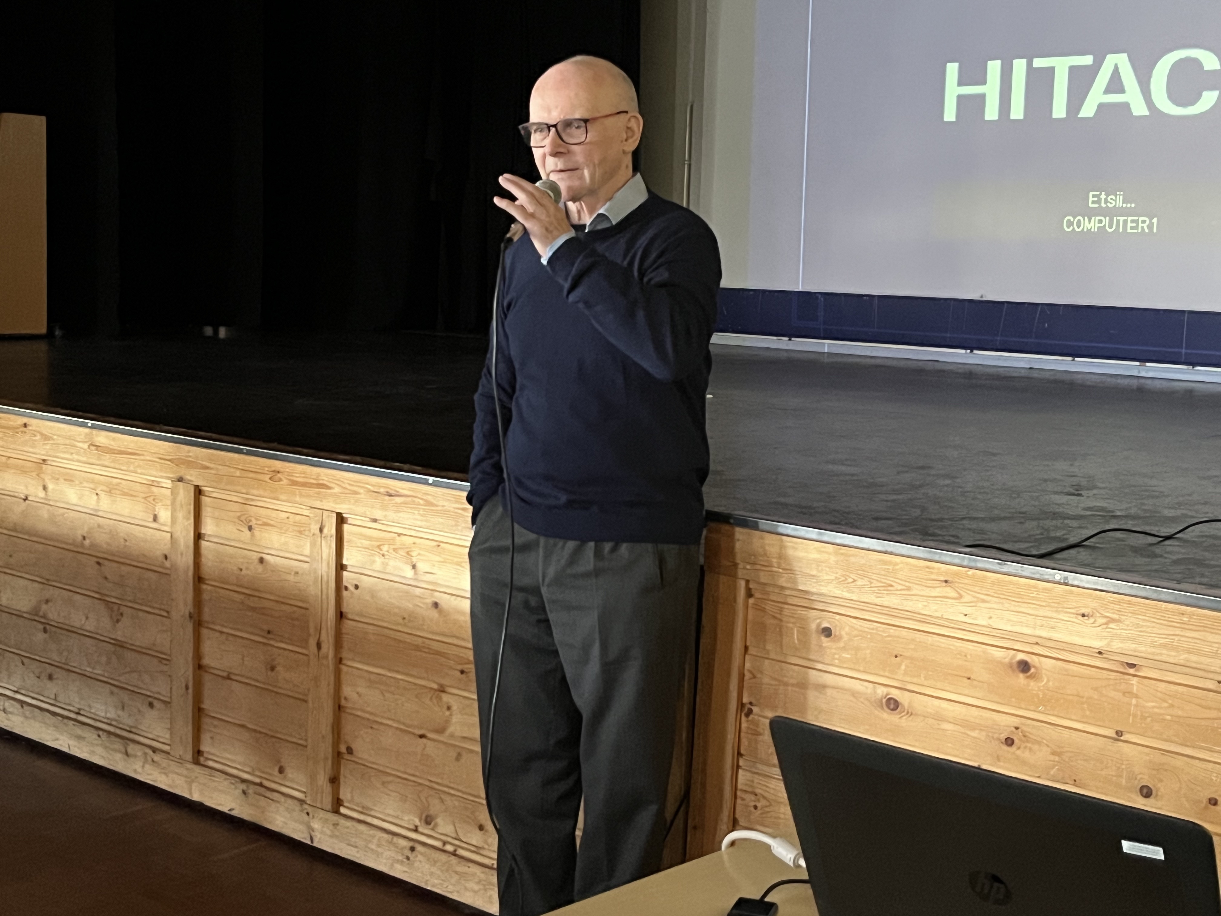 Pentti pyytää yleisöltä Elämäni biisi kappalaita huhtikuun tapaamiseen
