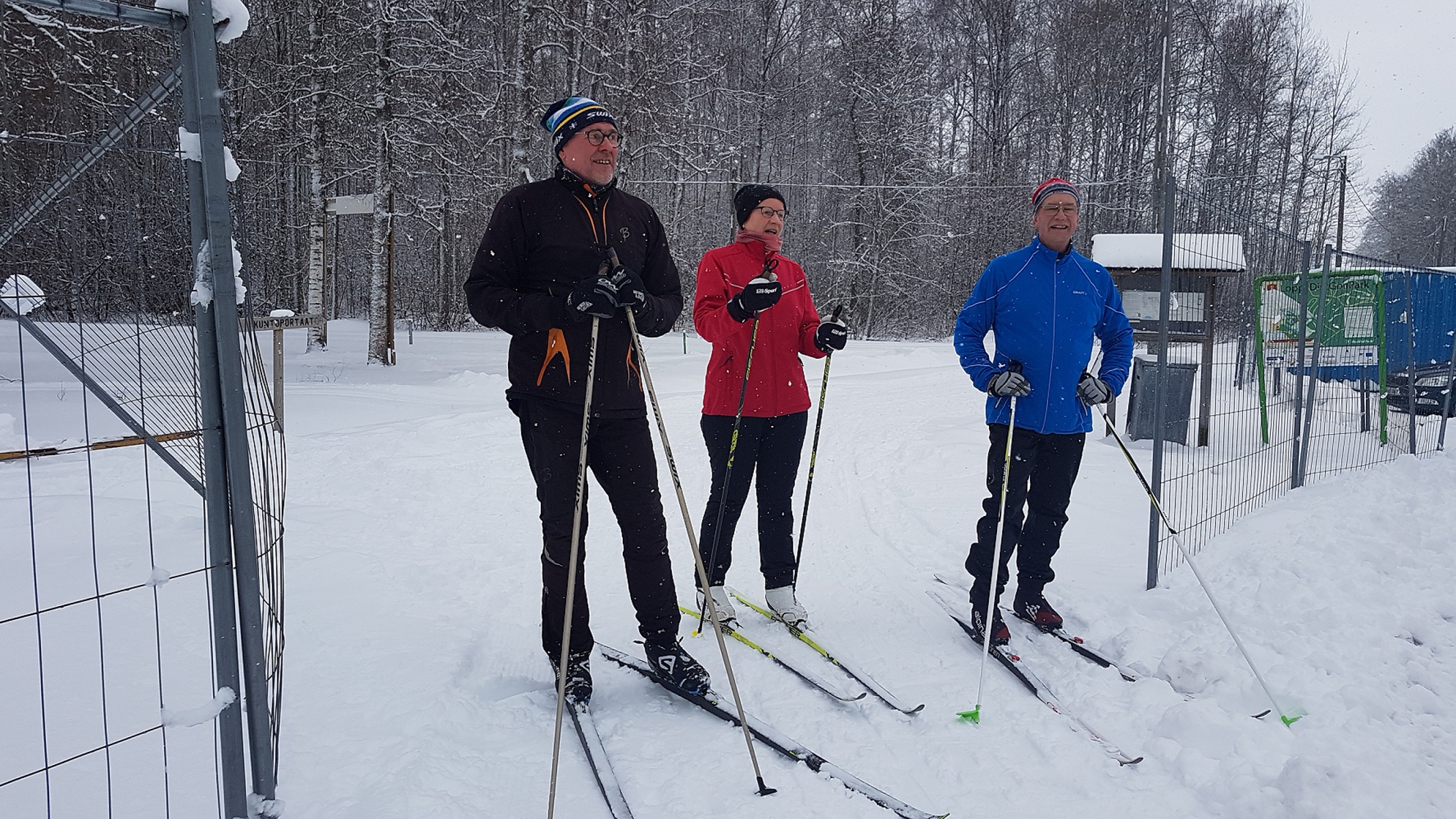 Kilometrejä takana 3x9. Hieman raskas keli. Kuvassa Riihimäen yhdistyksen väkeä.