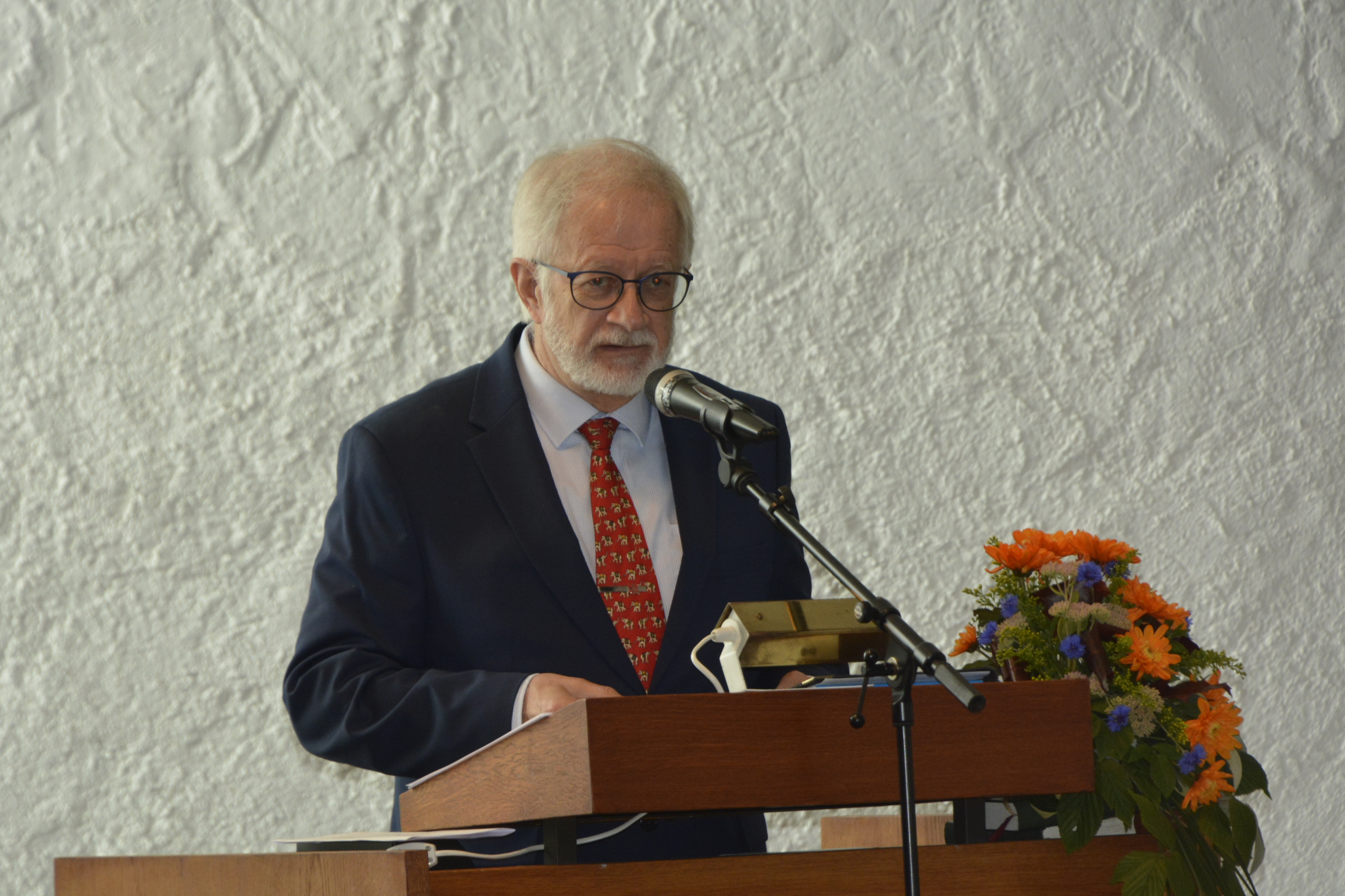 Keski-Suomen piirin tervehdys: Puheenjohtaja Hiltunen