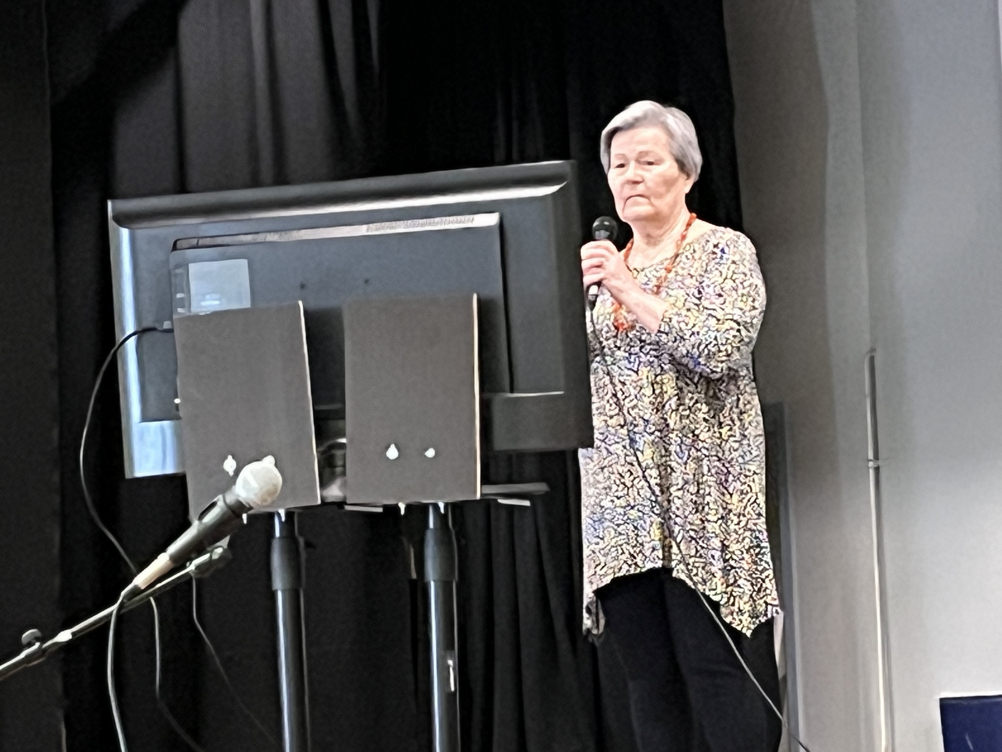 Helli Oikarinen