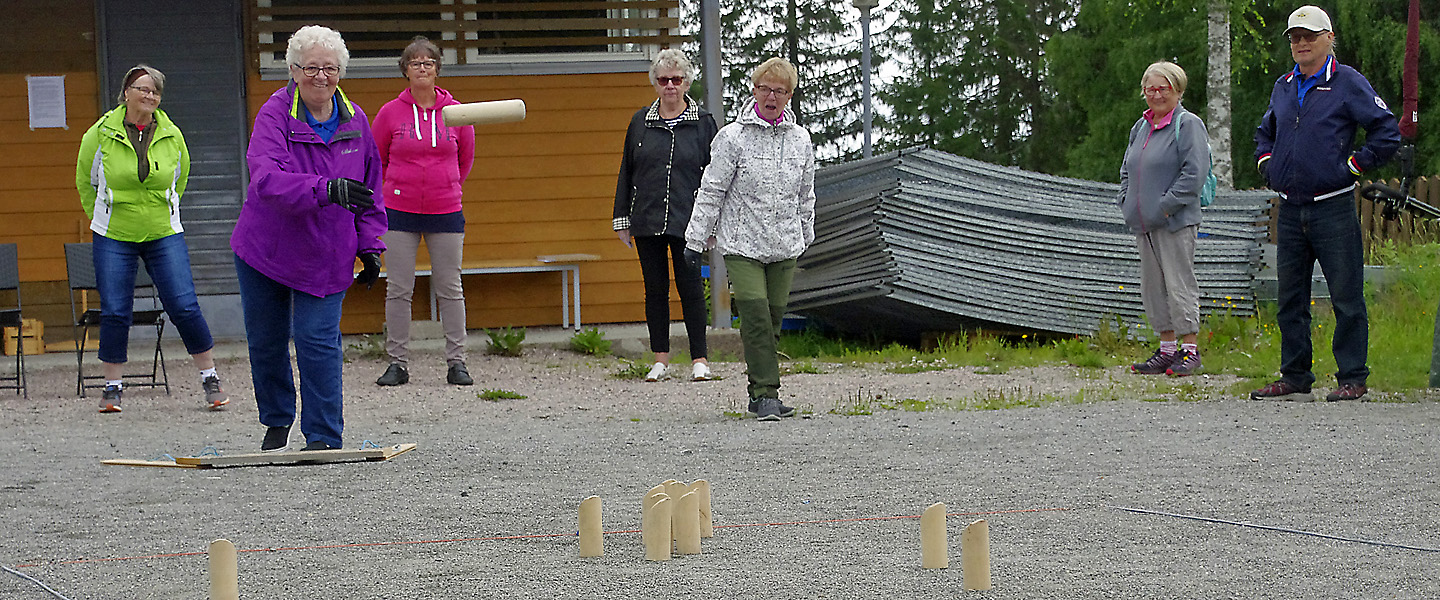 Mölkyn piirinmestaruuskilpailut Ikosen koulun kentällä
