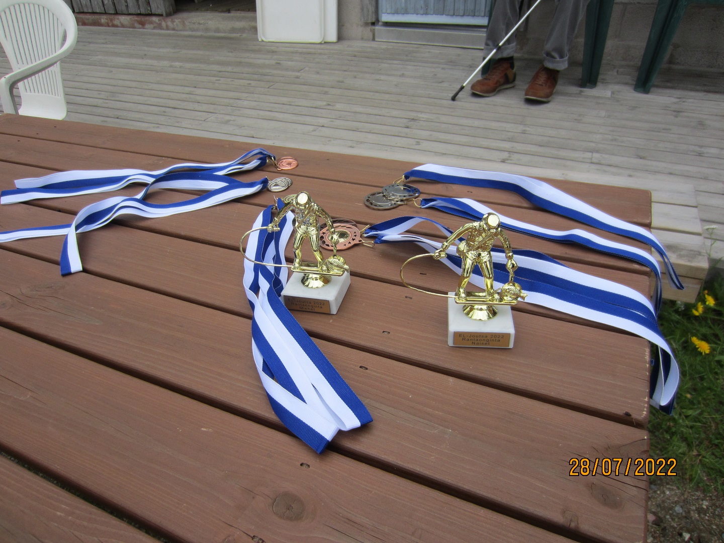 Kuvassa kalakilpailun palkintoja