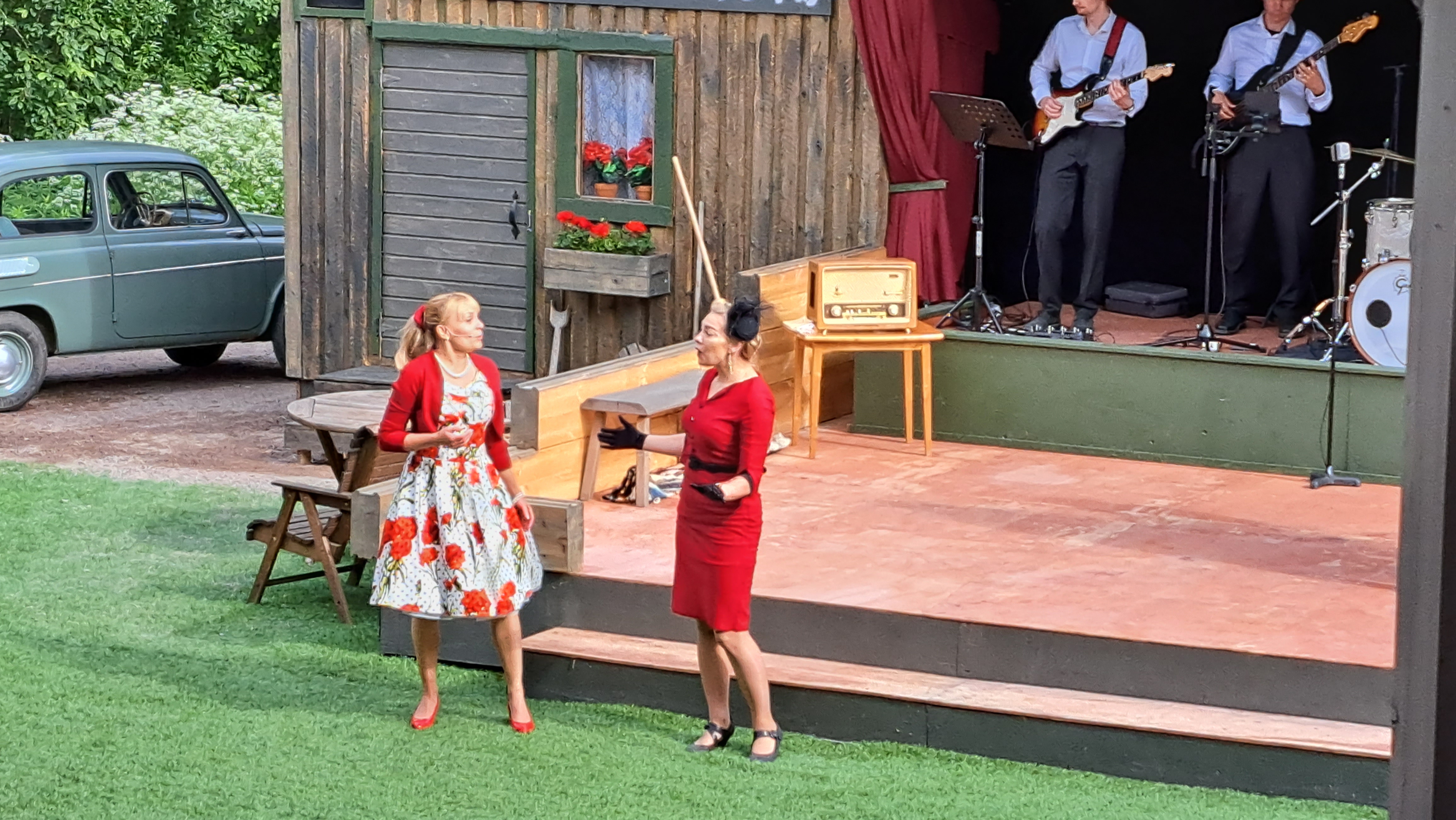 Tarja Kultavuori ja Eeva Saarenpää