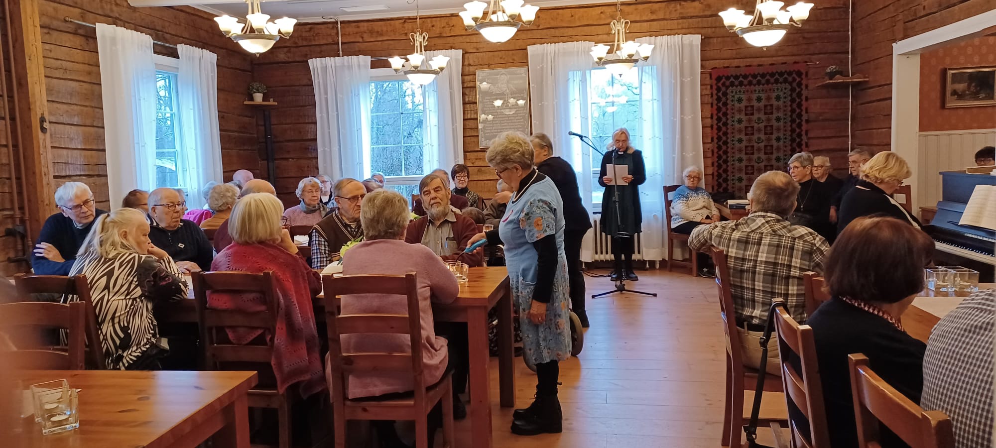 Kynttilöiden sytytys poisnukkuneille jäsenille