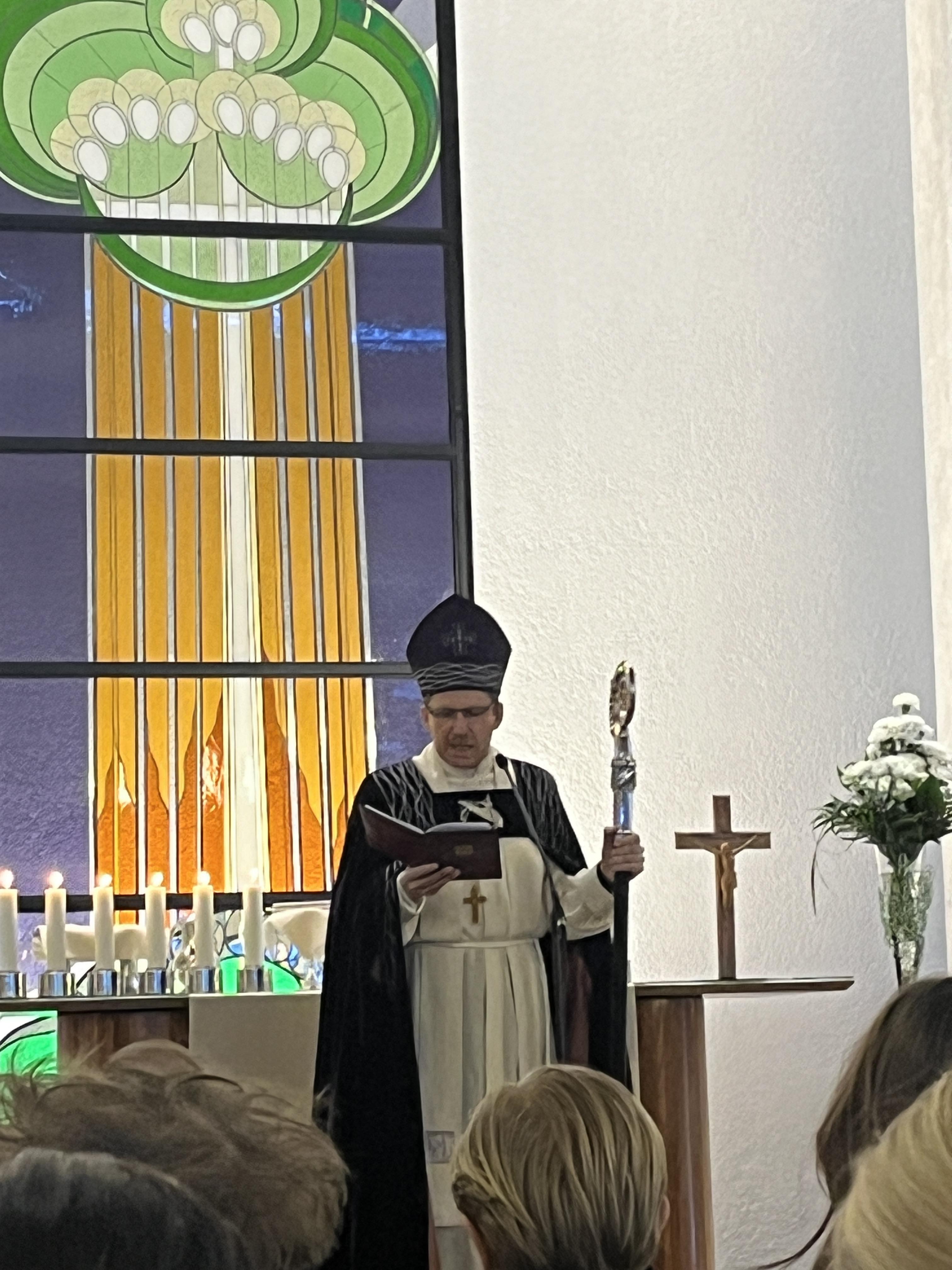 Piispa Jukka Keskitalo