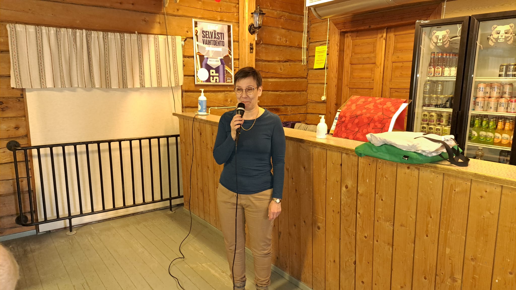 Riitta Valo kertoi seniorien hyvinvointineuvolasta sekä ikäihmisten ruokavaliosta.