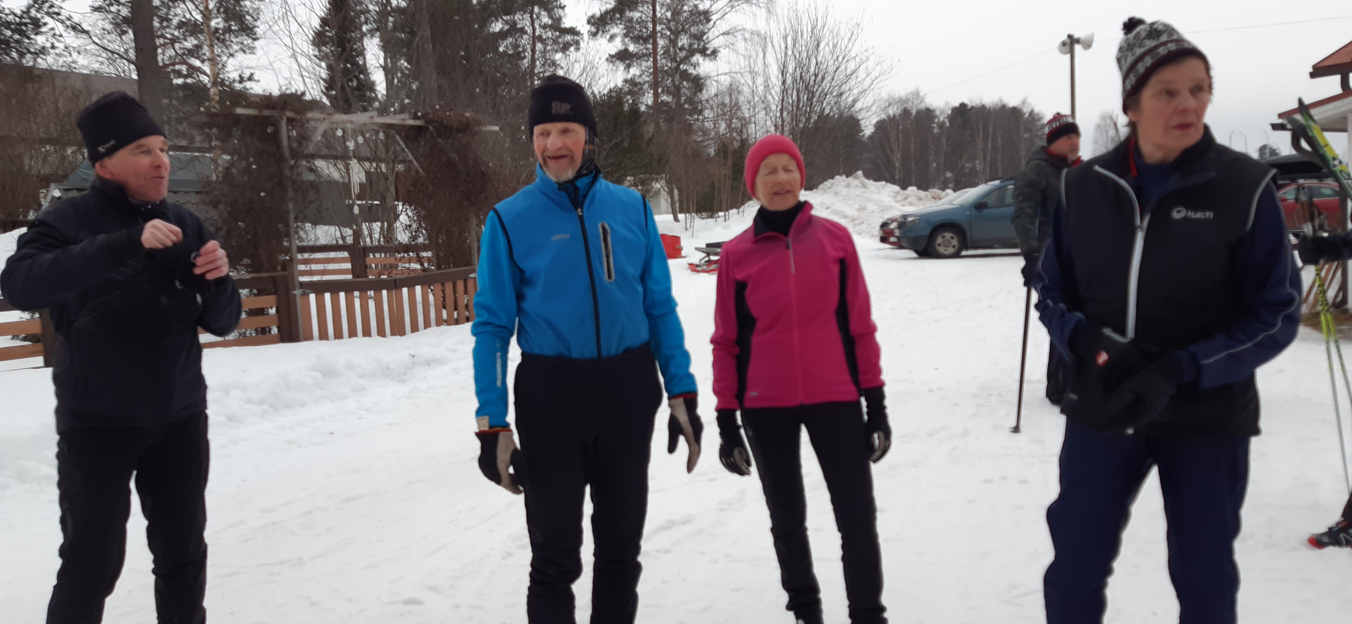 ...jälleen viestin voittaja Kaustinen epävirallisessa kuvassa: Tauno Pajukangas, Mikko Kinnunen, Helinä Virkkala ja Ingvor Viiperi