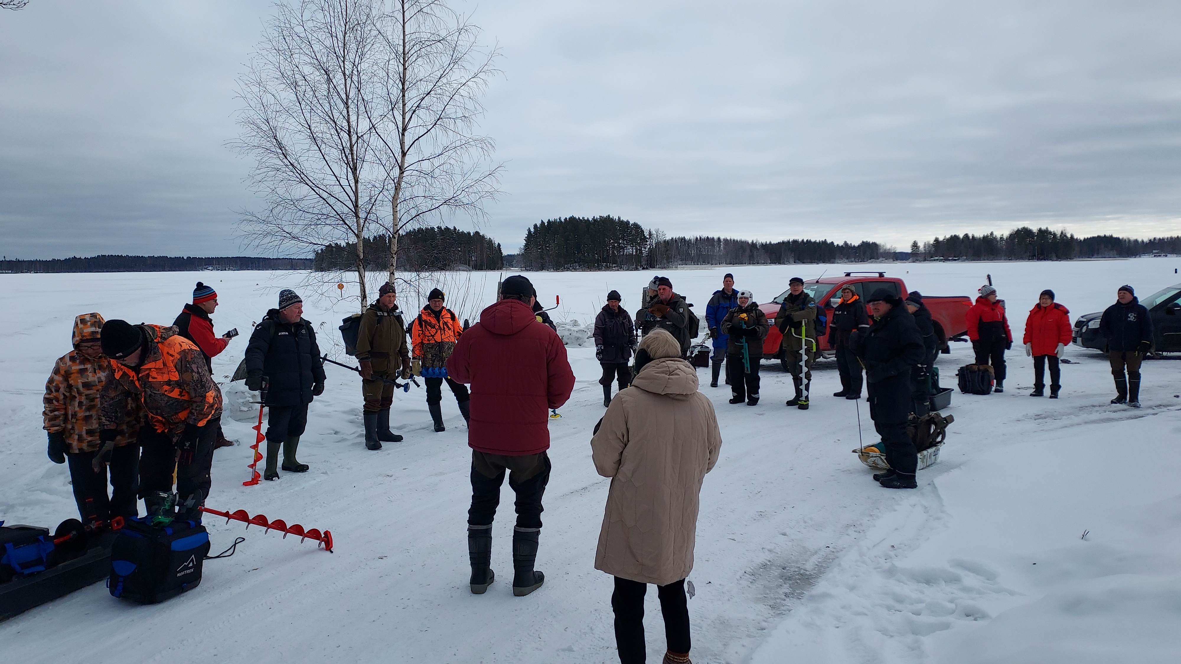 Kilpailijat Joroisten pilkkikisoissa