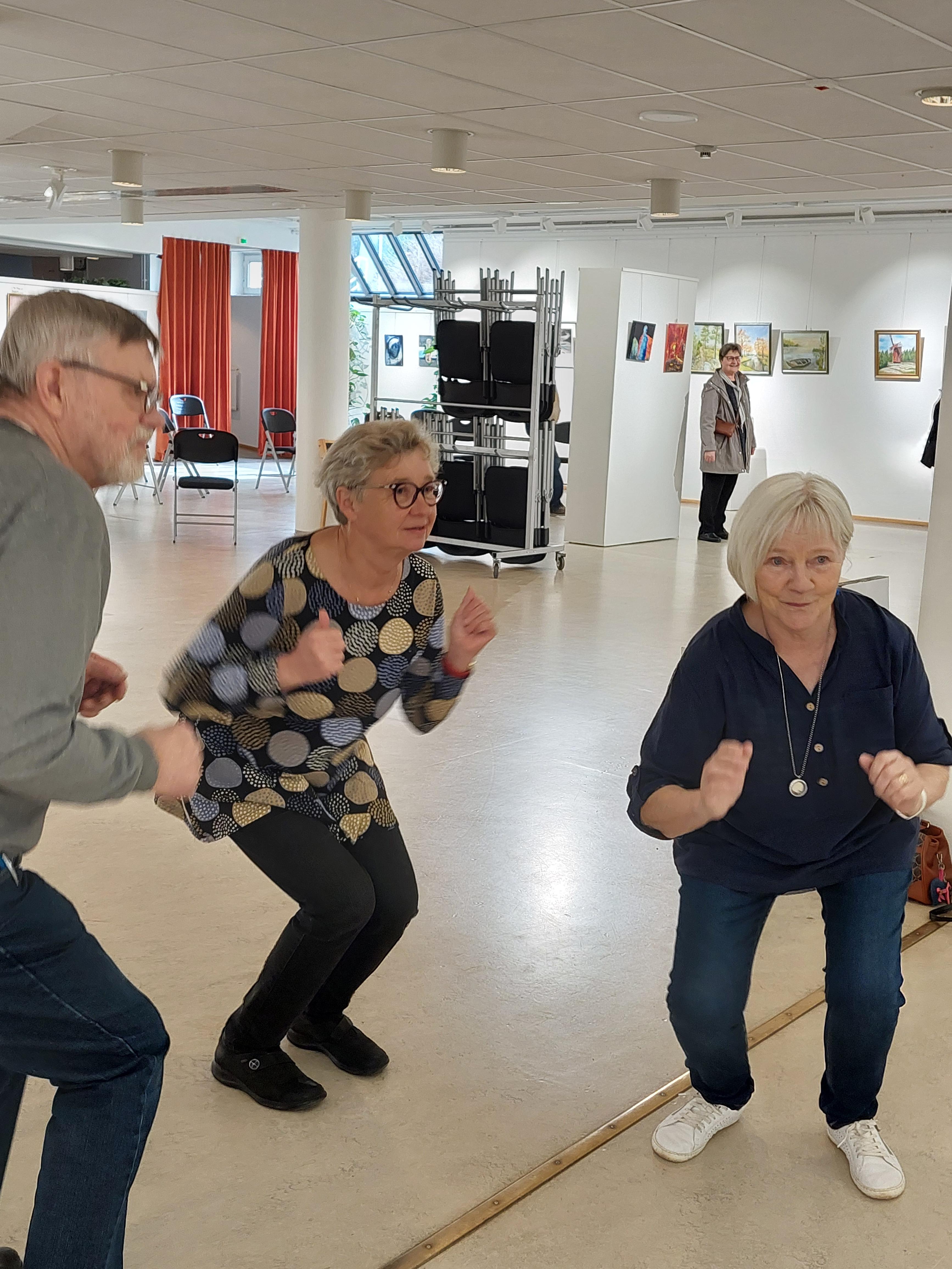 Eeva Vihe ohjasi musiikillisen tuokion