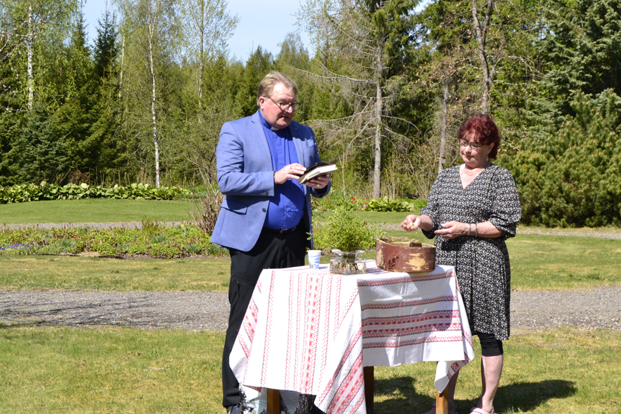 Reinikainen aloittaa siunauksen