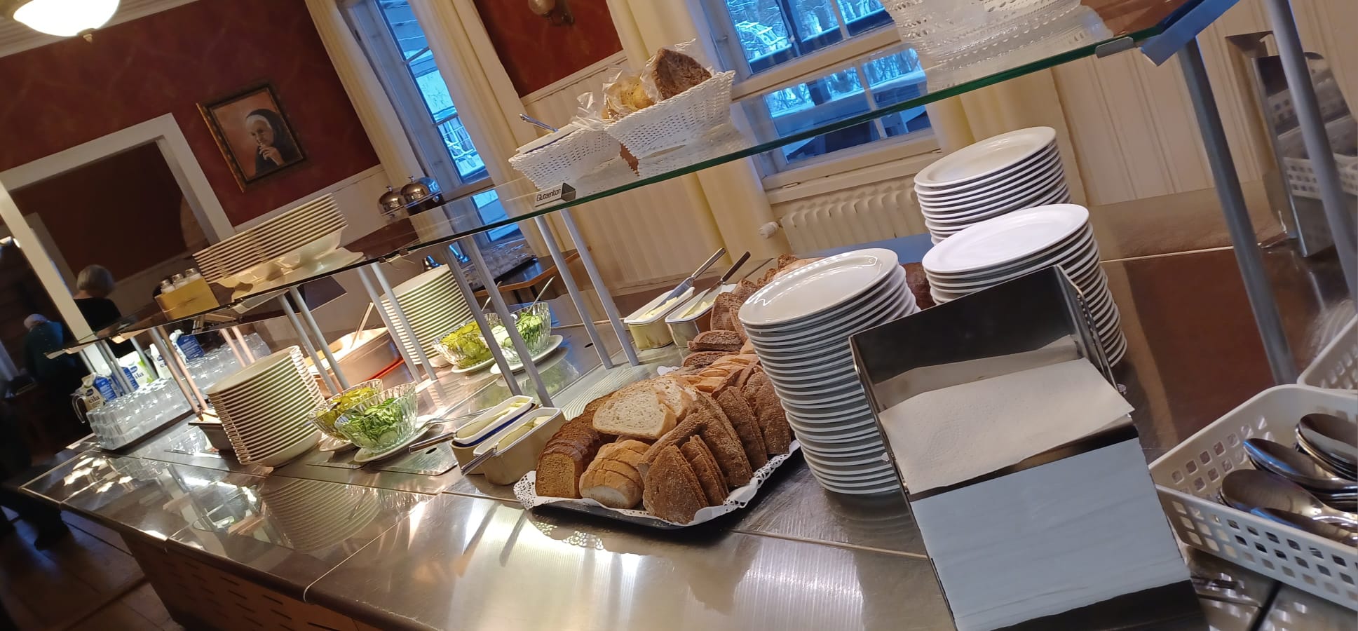 aluksi ruokailtiin