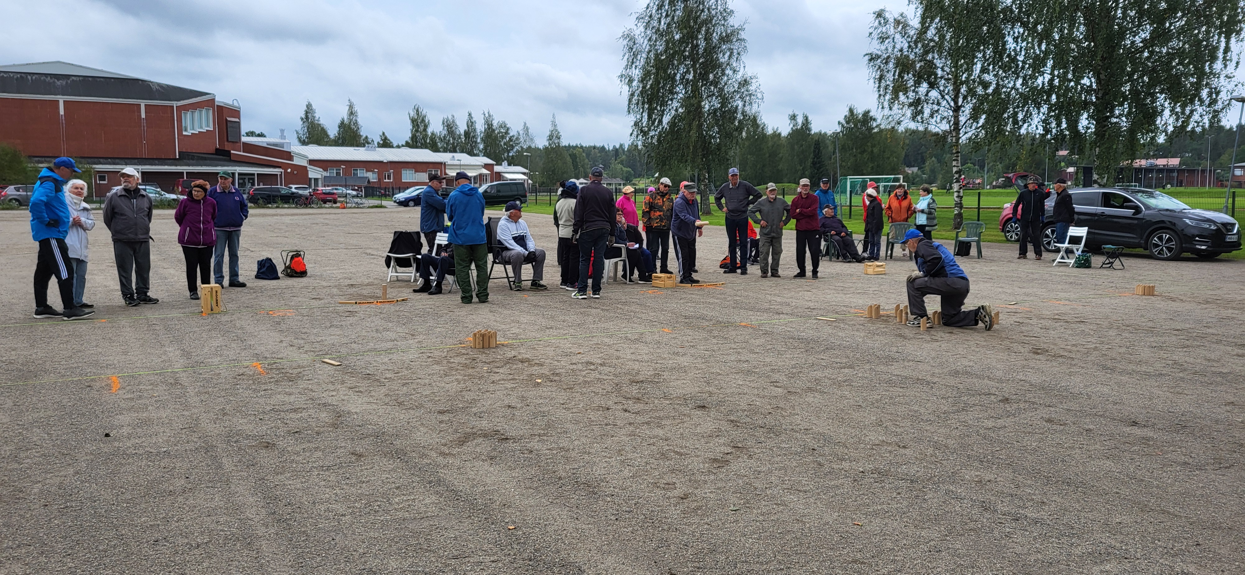 Mölkkyilyä porukalla