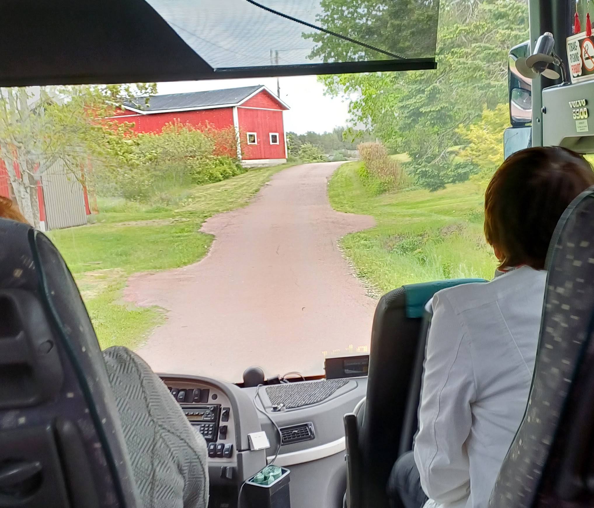 Jani- kuljettaja näytti meille" maaseutua"