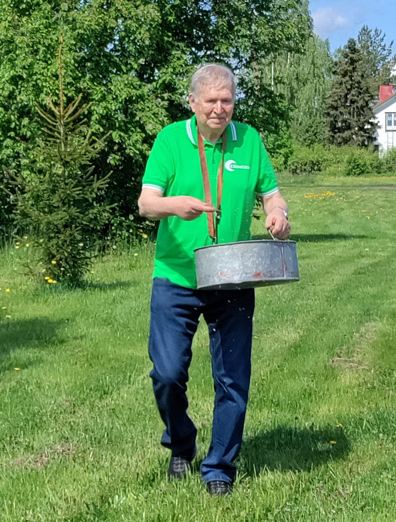 Martti kylvää