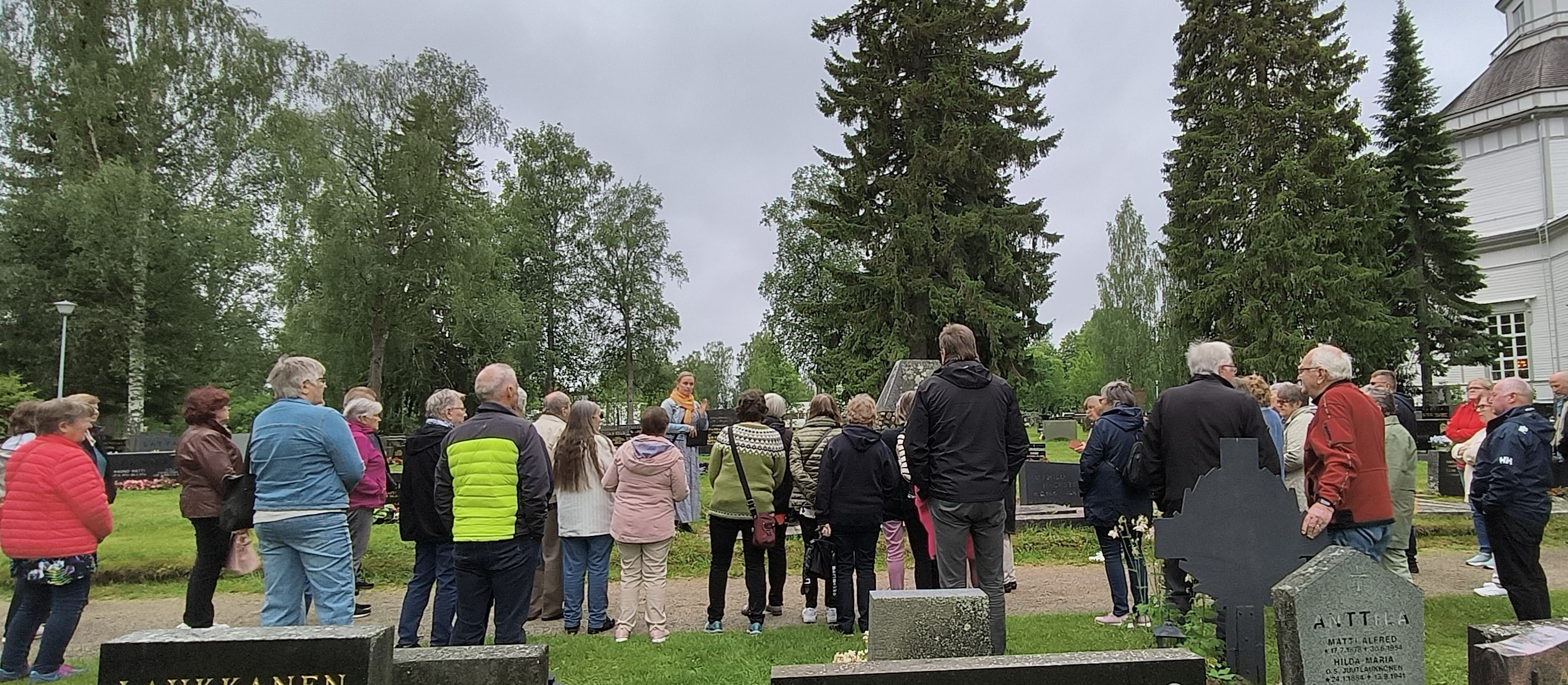 - oppaan kertomaa kuunnellaan