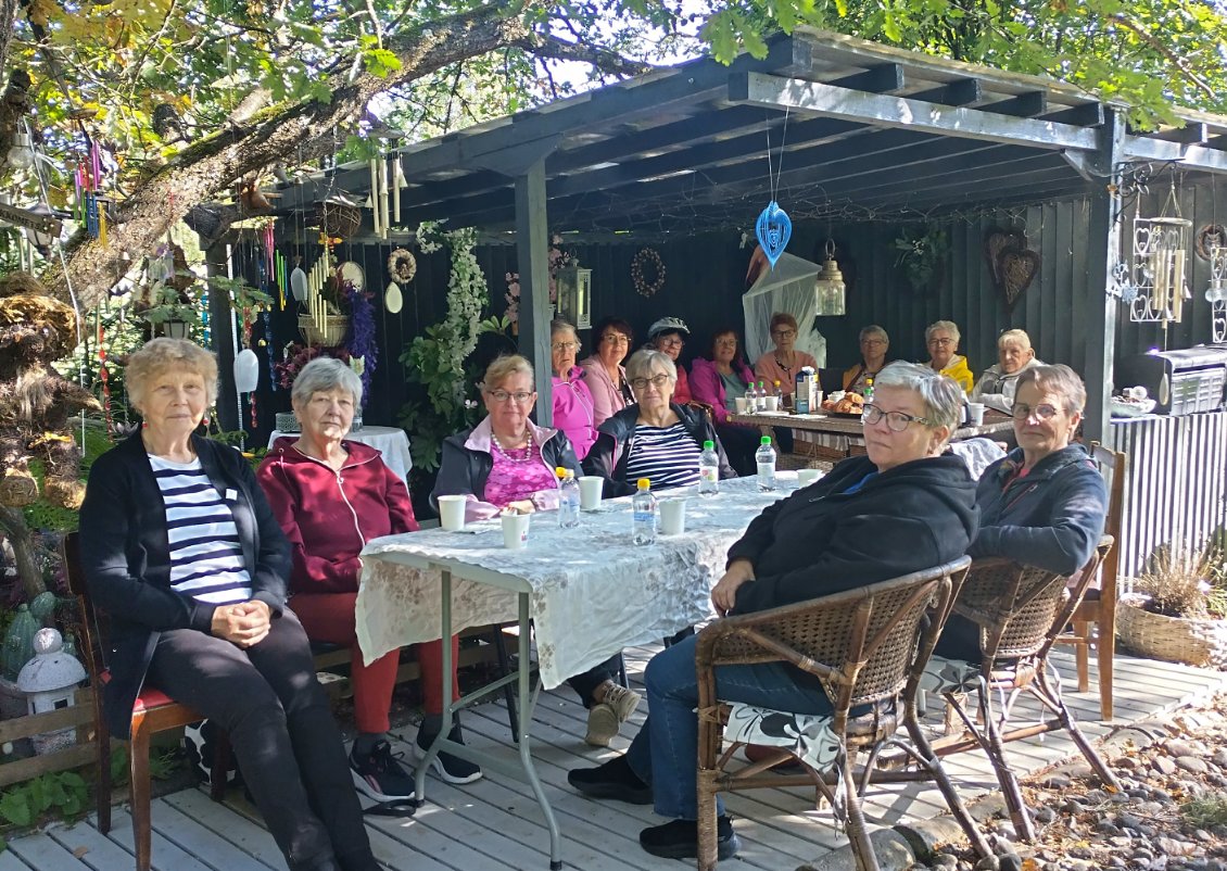 Käsityökerhon kahvitus 2.9.25