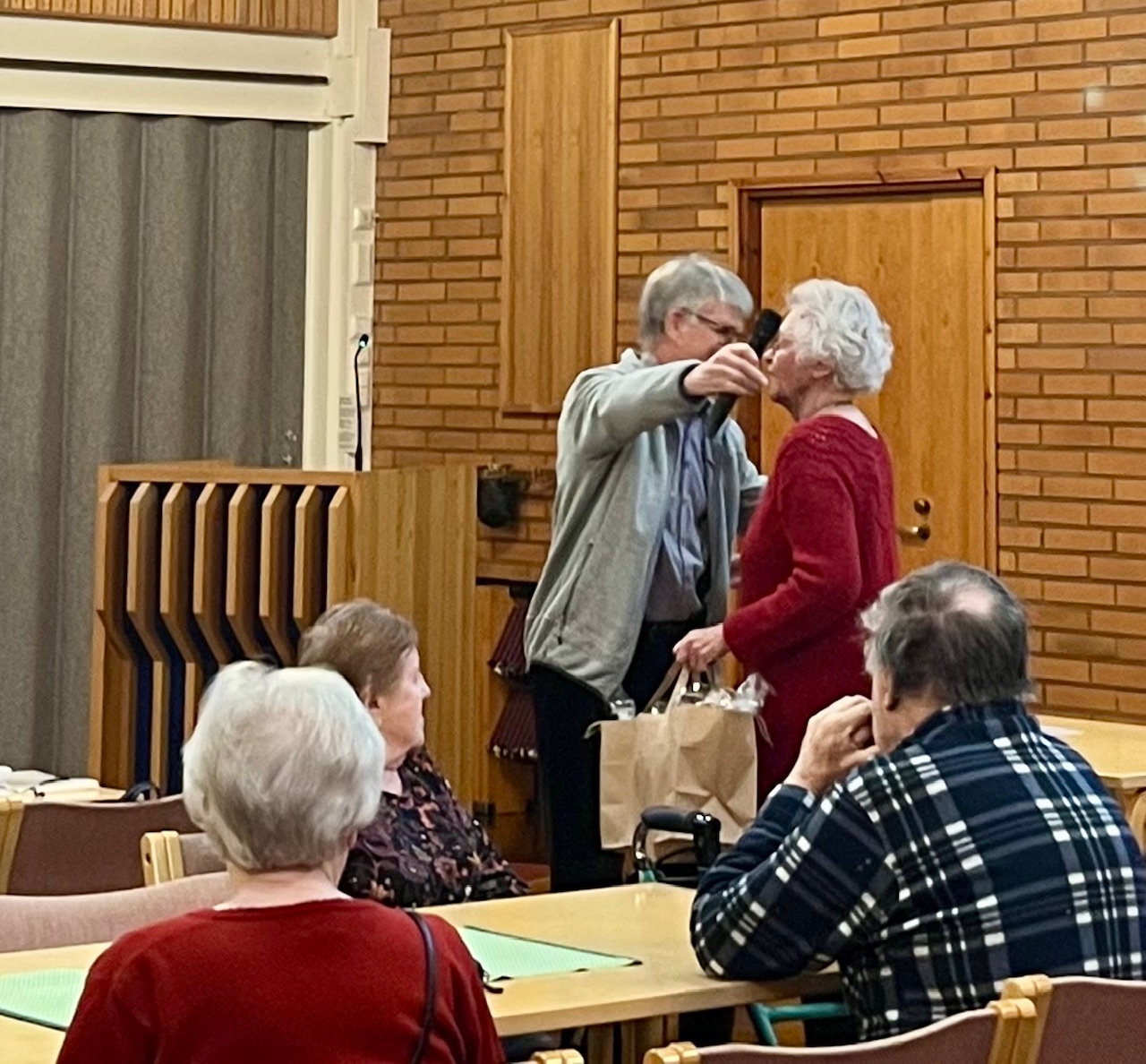 Salme Honkala Antti Simanaisen halattavana