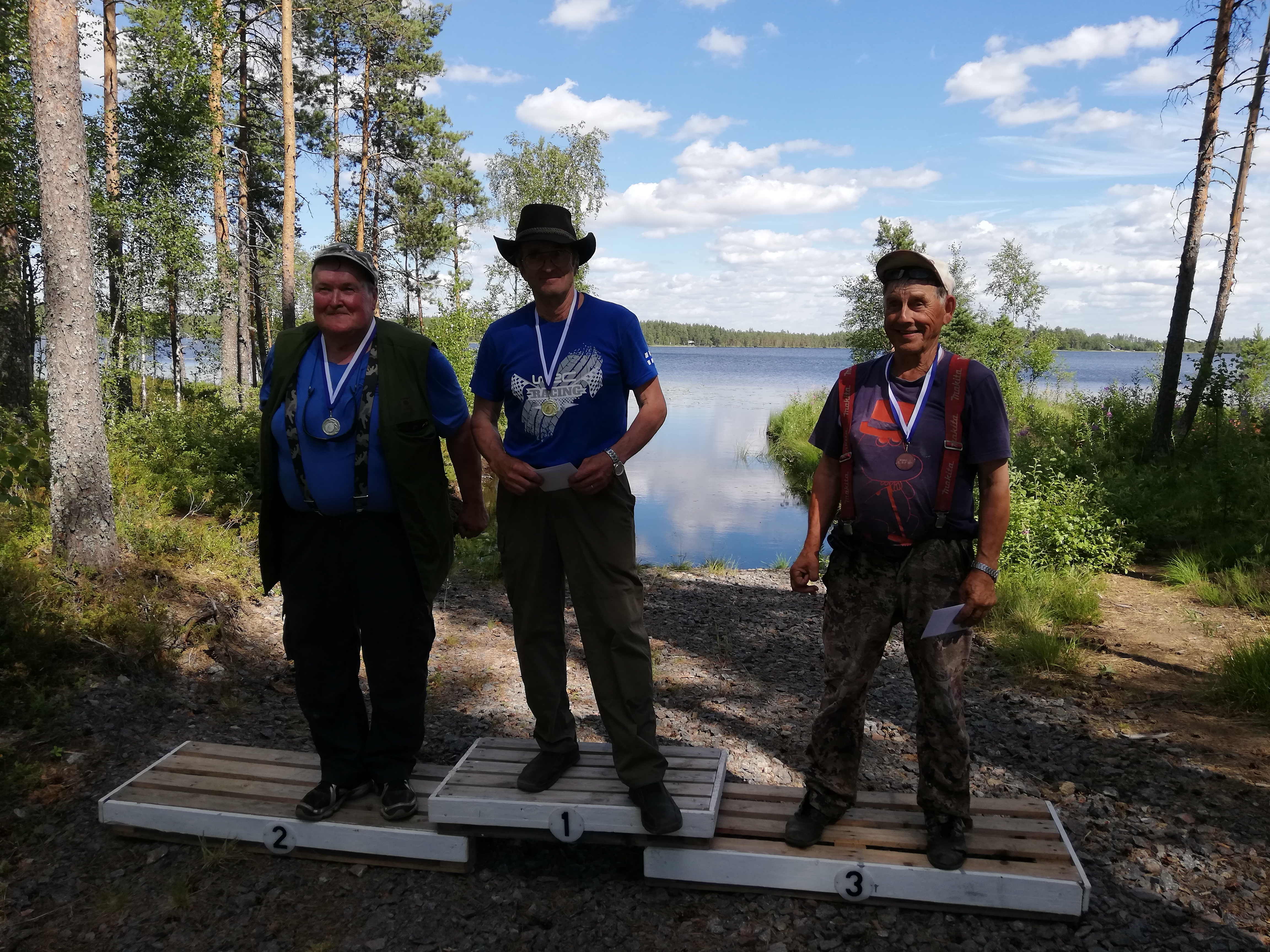 Rantaonginakisa miesten voittajakolmikko