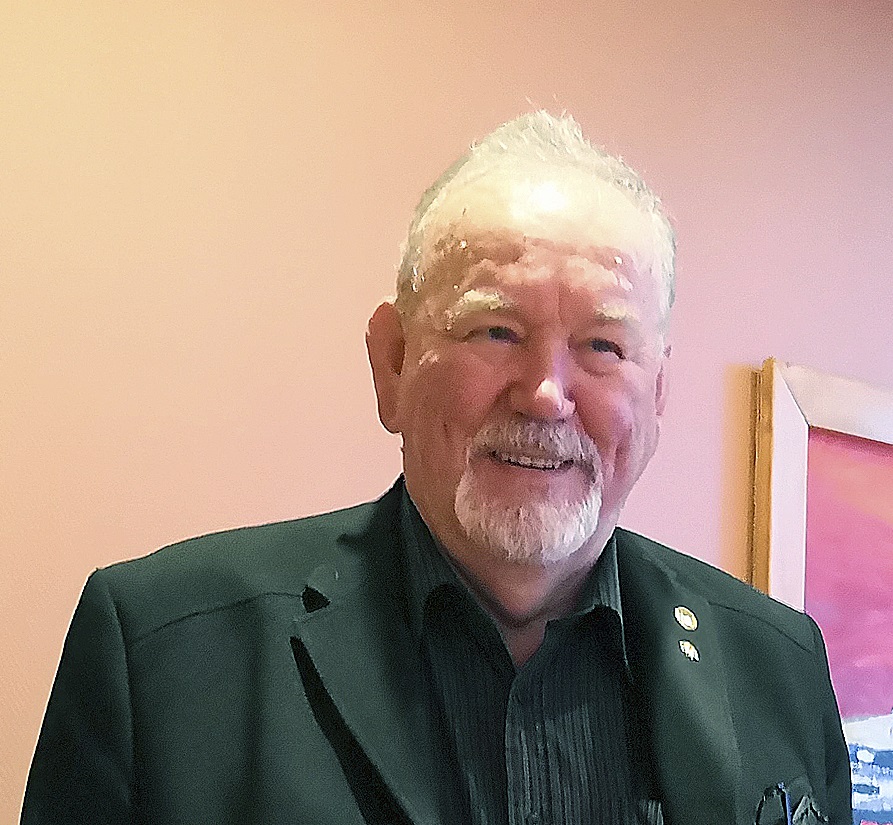 Puheenjohtaja Pekka Mannila