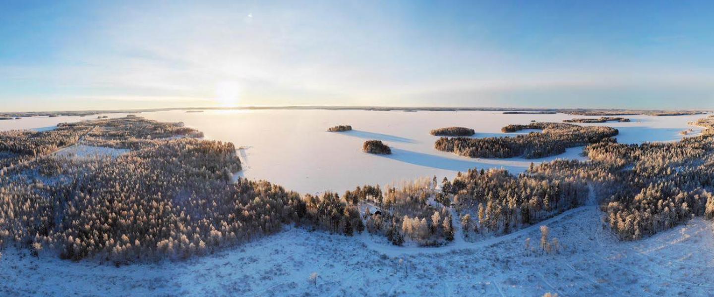 talvinen järvimaisema