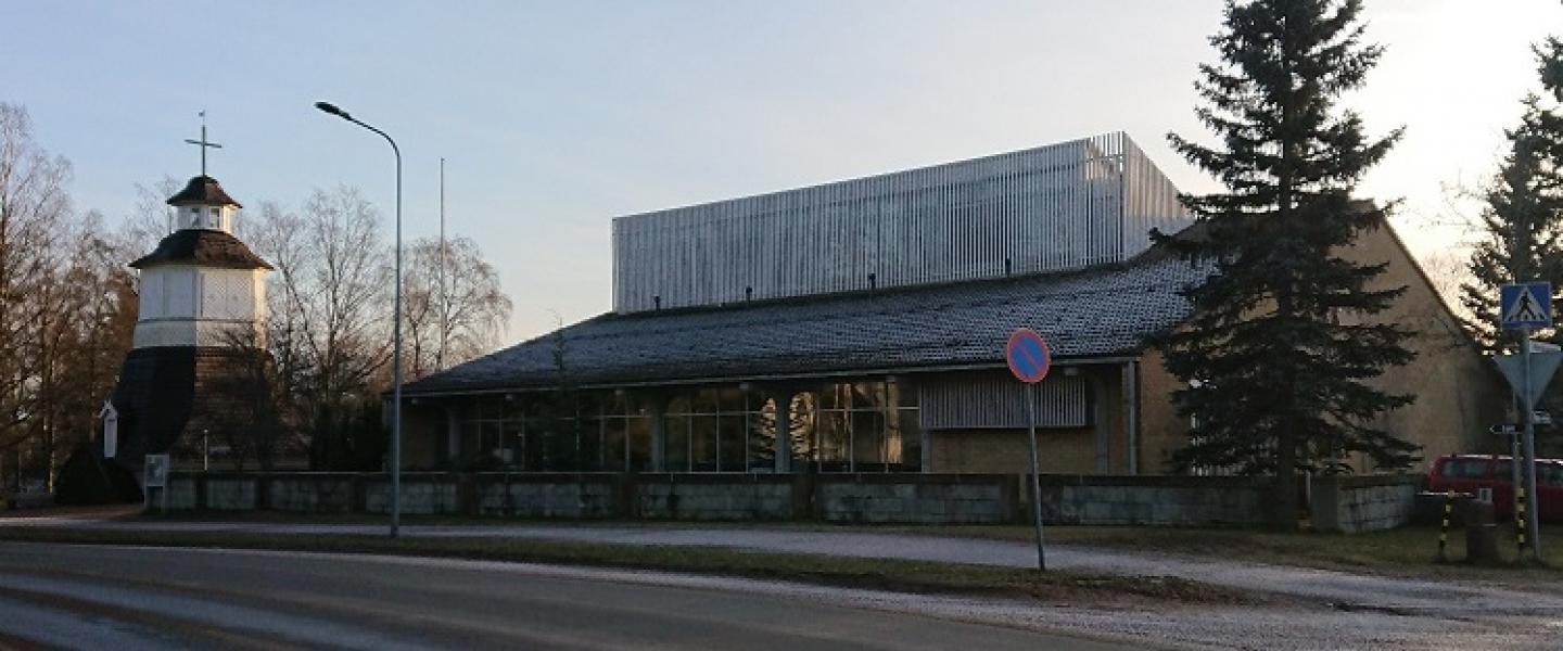 Seurakuntakeskus ja kellotapuli