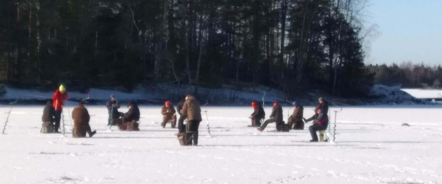 Pilkkiä aurinkoisessa säässä 2020