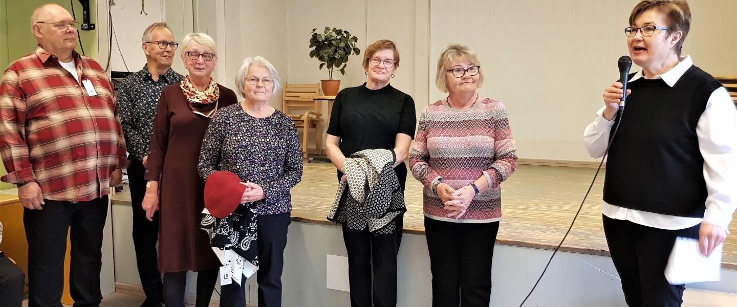Senior shop8