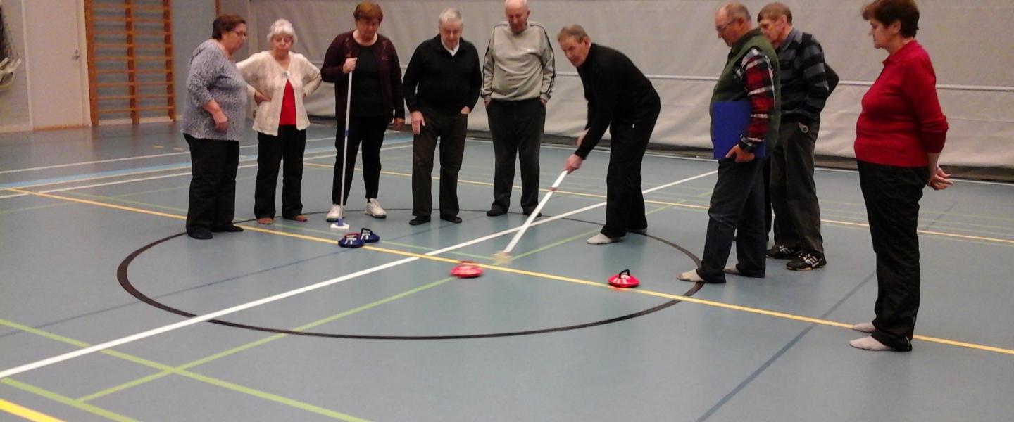 Curling -kerholaiset