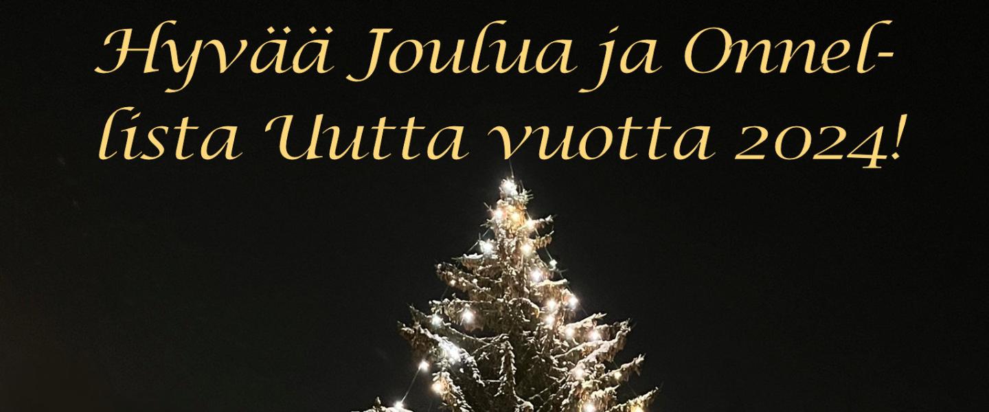 Kuvassa valaistu iso joulukuusi