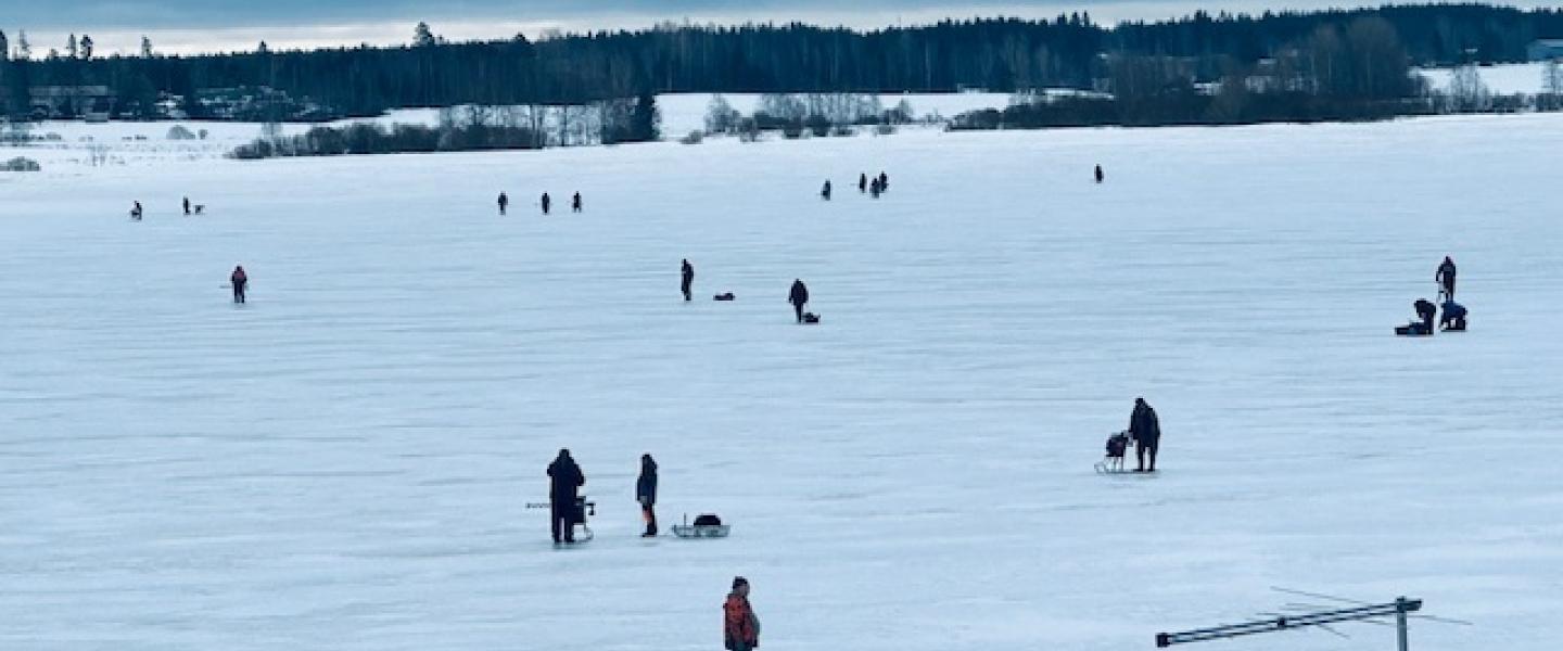 Pilkkijät Koskutjärvellä