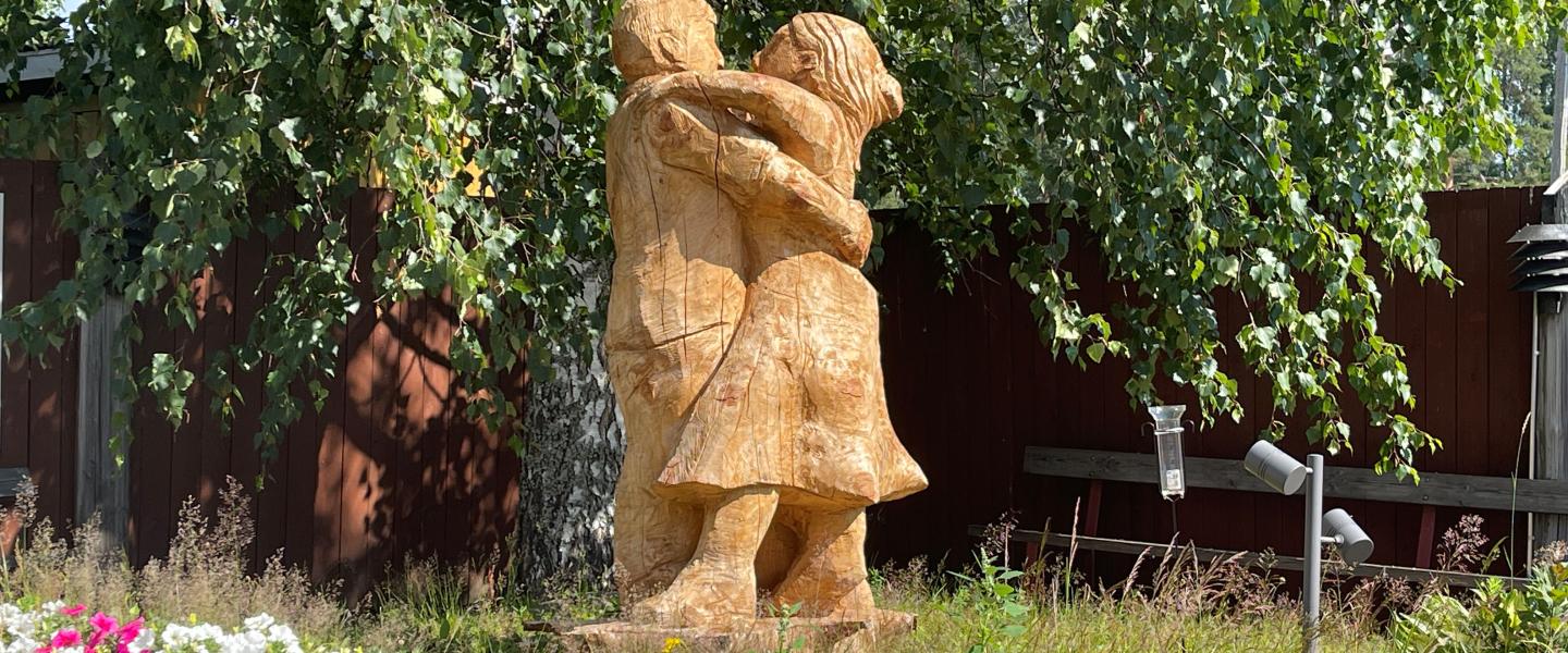 kuva puuveistoksesta syvälahden viihdekeskuksesta