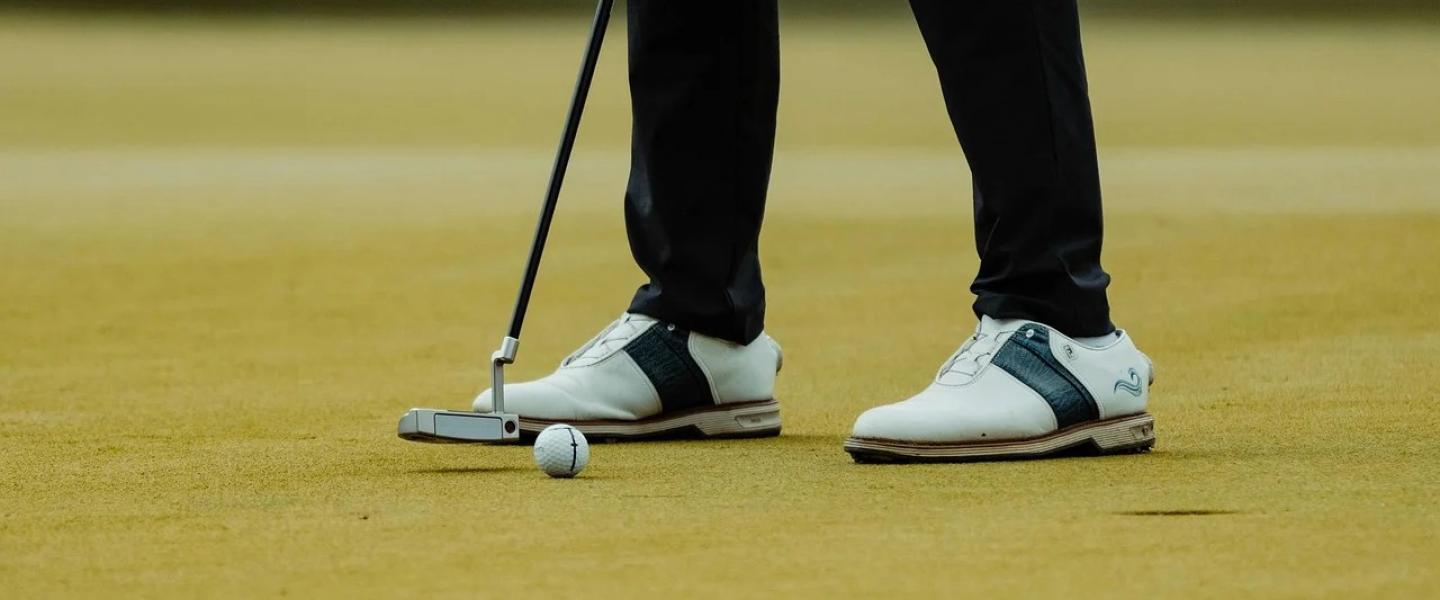 golfpallo ja maila