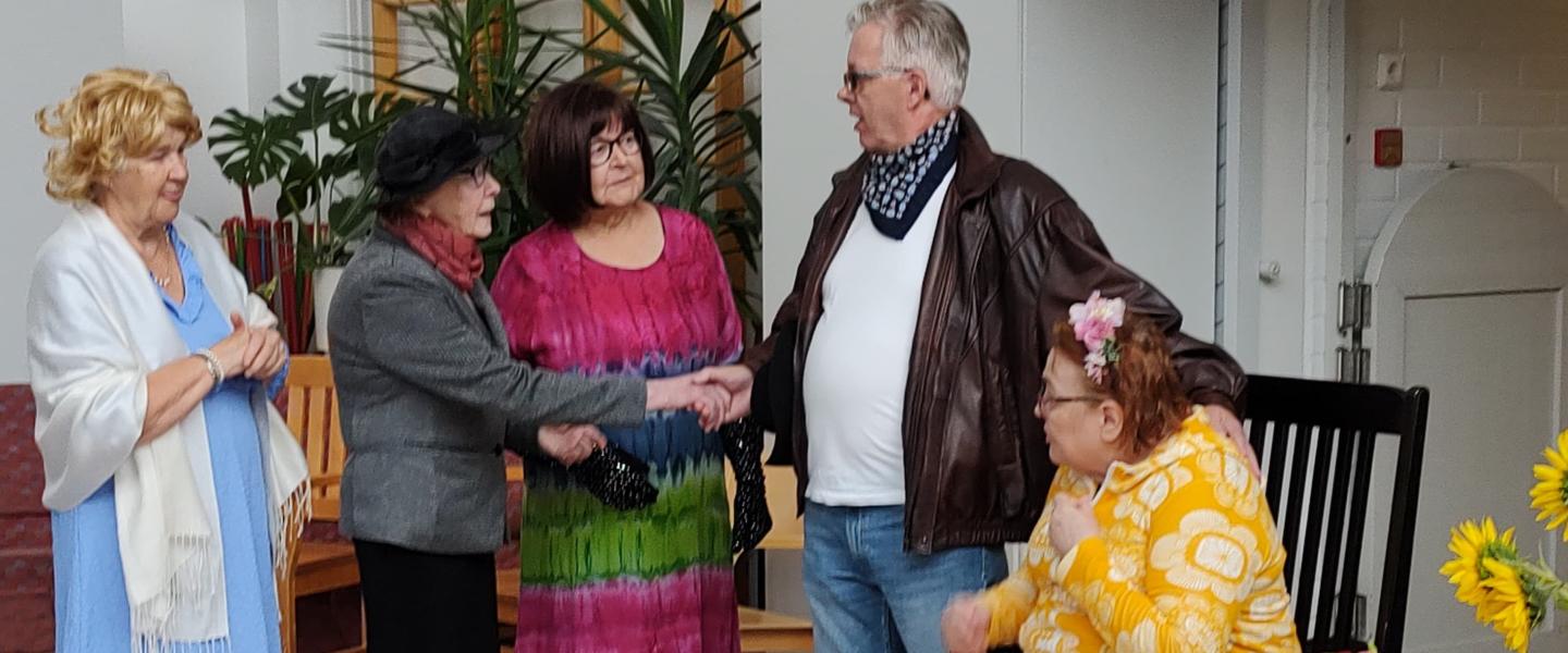 sketsin esittäjät