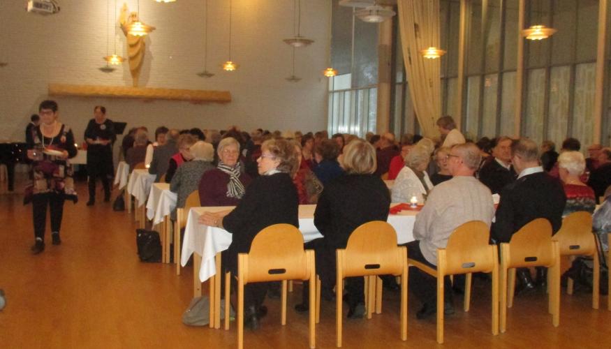 Päiväkahvit seurakuntatalolla