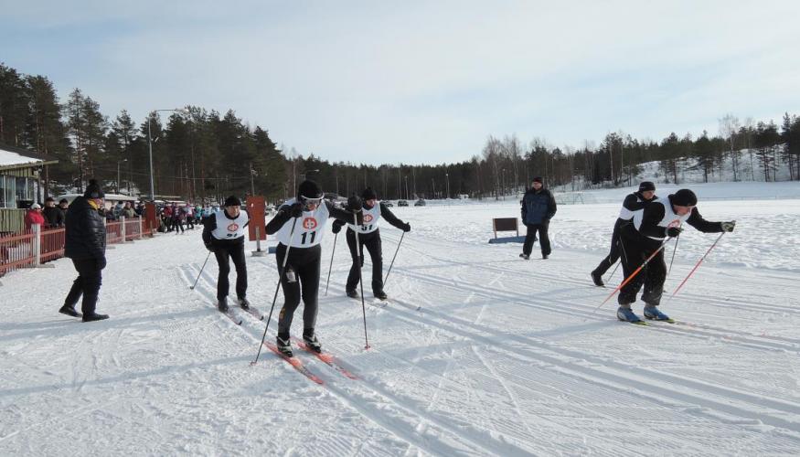 Hiihtäjät