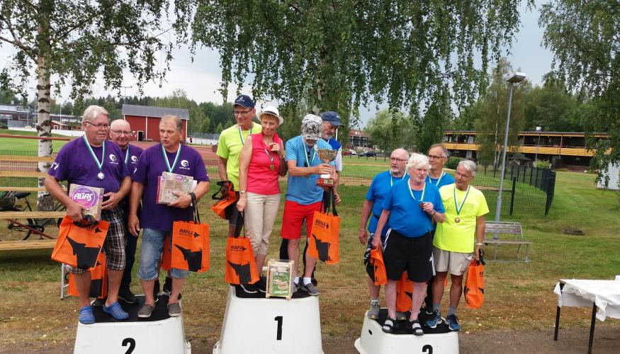 Jurvan mölkkykisojen mitalistijoukkueet 2021